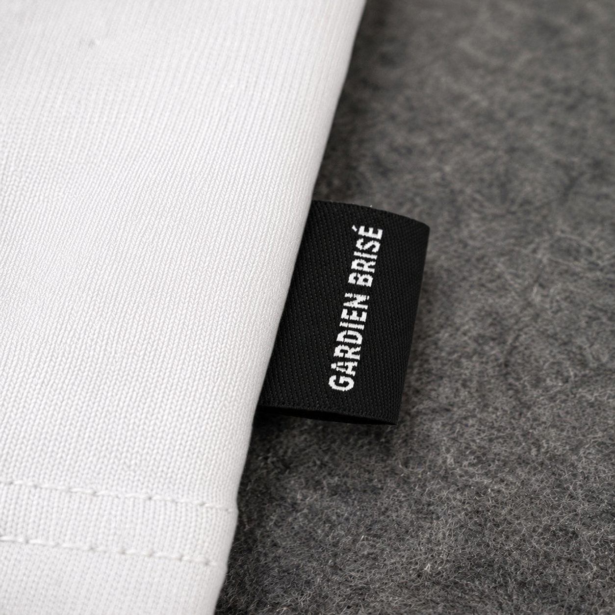Pas Vaincu Essential Tee